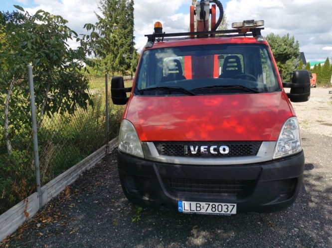 Podnośnik koszowy 28 metrów usługi minikoparką Lubartów