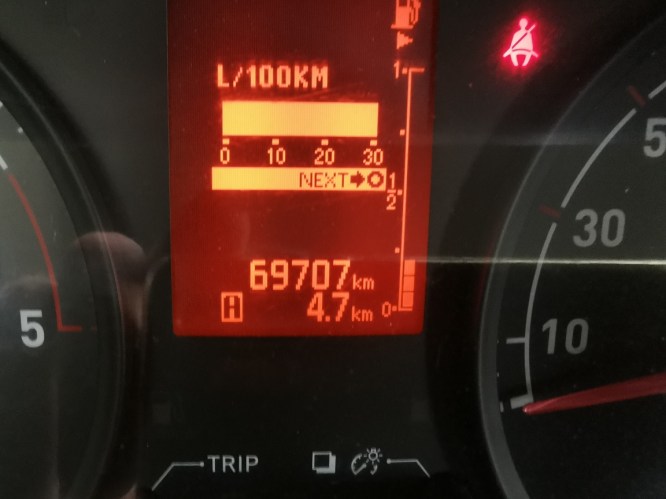 Prace na wysokości wycinka drzew z podnośnika Lubartów